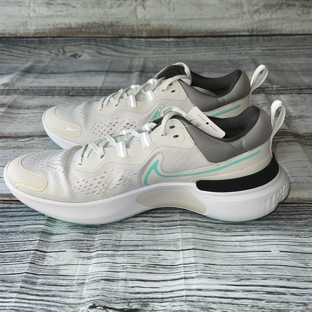 Nike Men's React Miller 2 Platinum Tint/Dynamic
Turquoise-White Size 10 NWOT - Picture 4 of 11
